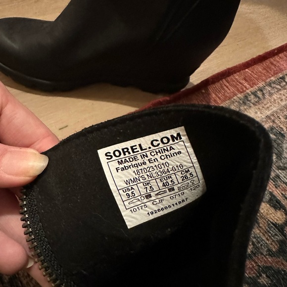 Sorel Suede Waterproof Wedge Boots - Great condition, barely worn - Picture 6 of 8